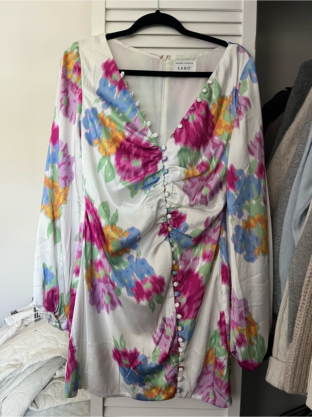 Sabo Skirt White Floral Ruched Button-Front Long Sleeve Mini Dress